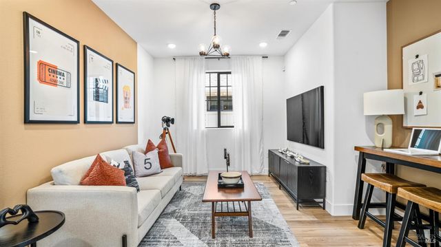 104 Wellness Way, Rohnert Park, CA 94928