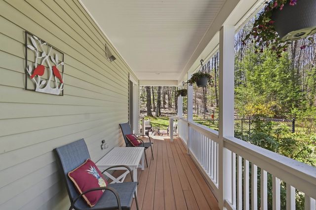 5 Sarah's Way, Newton, NH 03858