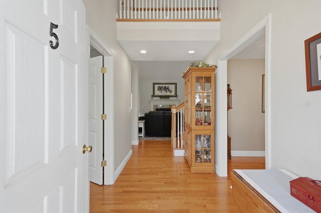 5 Sarah's Way, Newton, NH 03858