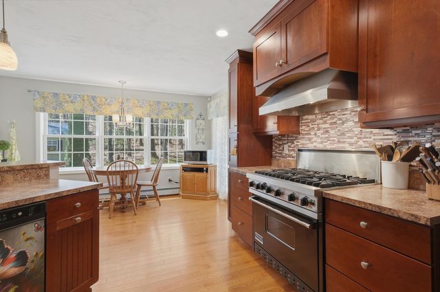 5 Sarah's Way, Newton, NH 03858