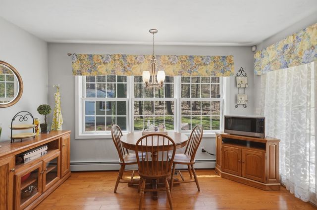 5 Sarah's Way, Newton, NH 03858
