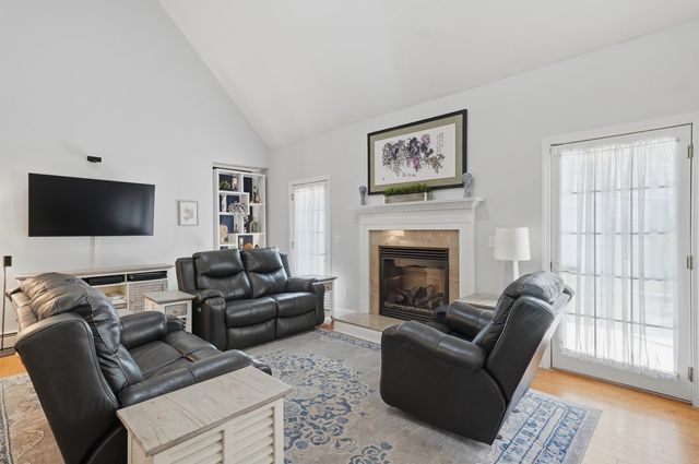 5 Sarah's Way, Newton, NH 03858