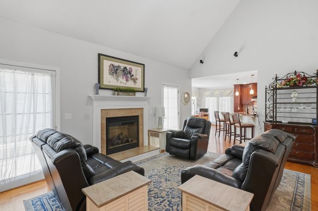 5 Sarah's Way, Newton, NH 03858