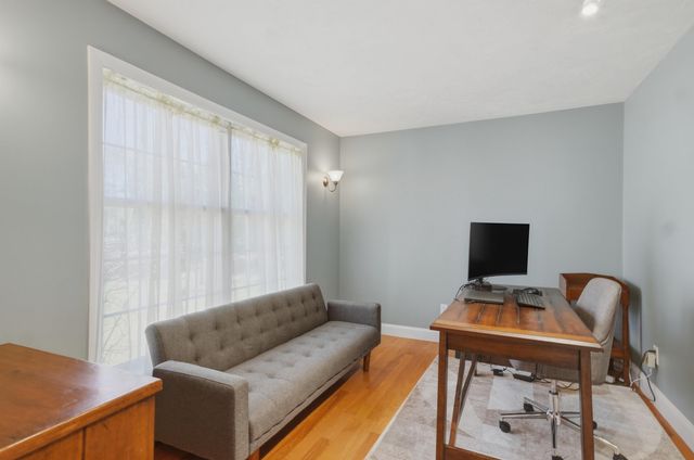 5 Sarah's Way, Newton, NH 03858