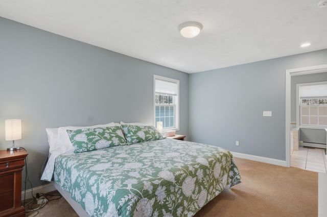 5 Sarah's Way, Newton, NH 03858
