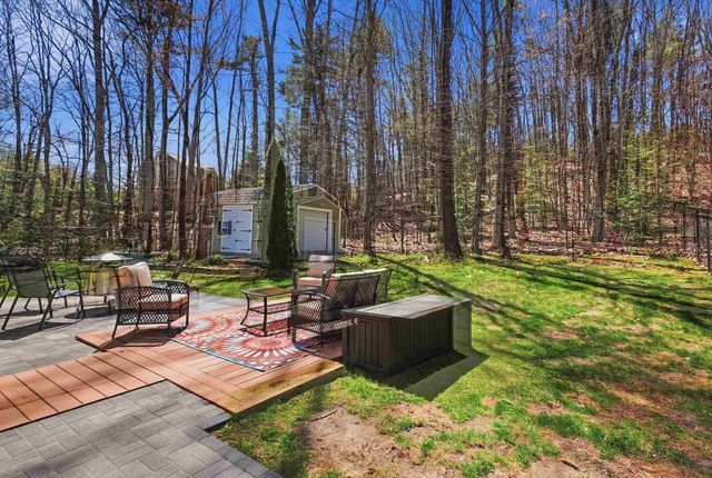 5 Sarah's Way, Newton, NH 03858