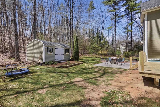 5 Sarah's Way, Newton, NH 03858