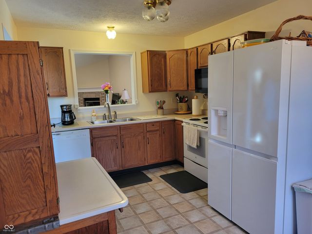 1281 Sherwood Drive, Danville, IN 46122