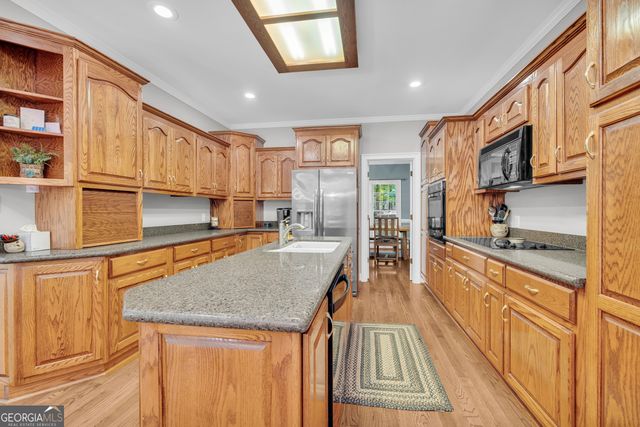 242 Pristine Cove, Hartwell, GA 30643