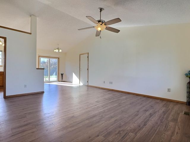 1929 W Schoolhouse St, Haysville, KS 67060