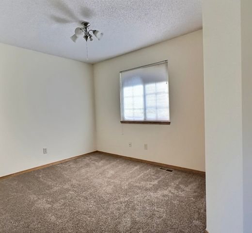 1929 W Schoolhouse St, Haysville, KS 67060