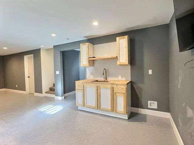 1929 W Schoolhouse St, Haysville, KS 67060