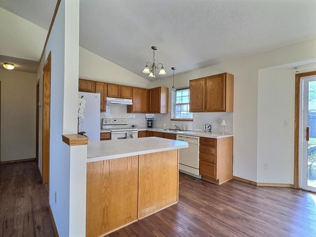 1929 W Schoolhouse St, Haysville, KS 67060