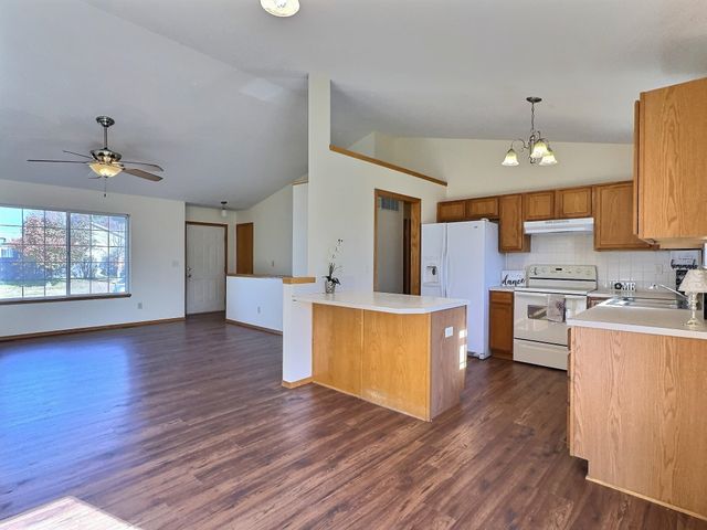 1929 W Schoolhouse St, Haysville, KS 67060