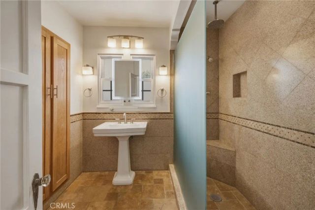 4861 W 142nd Street, Hawthorne, CA 90250
