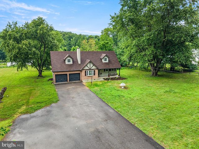 29 KURTZ RD, Schwenksville, PA 19473