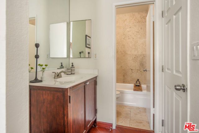 4361 Berryman Avenue 12, Los Angeles, CA 90066
