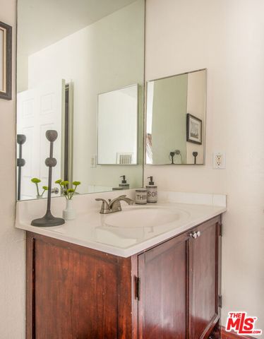 4361 Berryman Avenue 12, Los Angeles, CA 90066