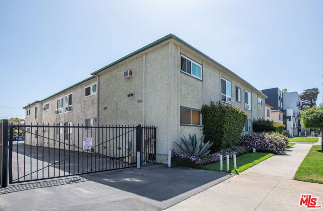 4361 Berryman Avenue 12, Los Angeles, CA 90066