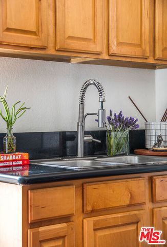 4361 Berryman Avenue 12, Los Angeles, CA 90066
