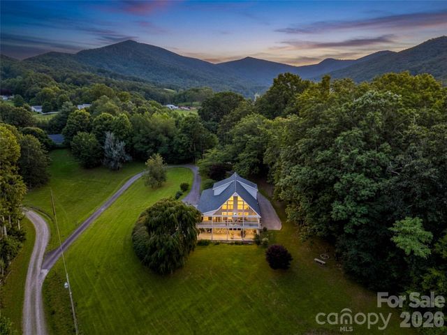 450 Windom Cove, Burnsville, NC 28714
