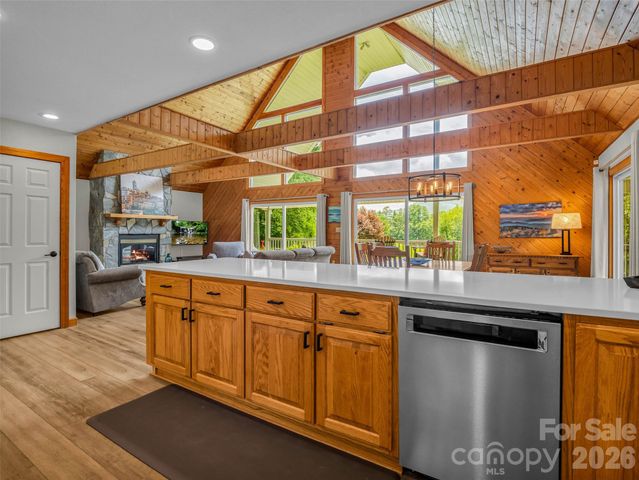 450 Windom Cove, Burnsville, NC 28714