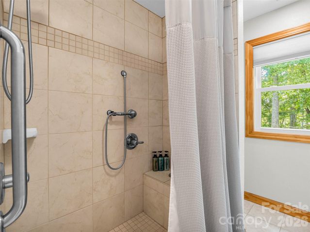 450 Windom Cove, Burnsville, NC 28714