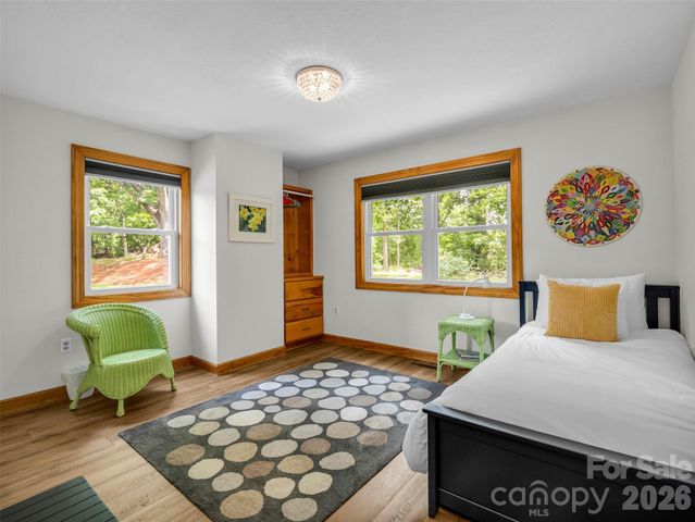 450 Windom Cove, Burnsville, NC 28714