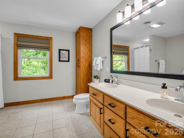 450 Windom Cove, Burnsville, NC 28714