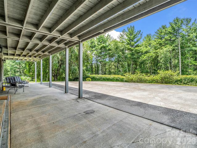 450 Windom Cove, Burnsville, NC 28714