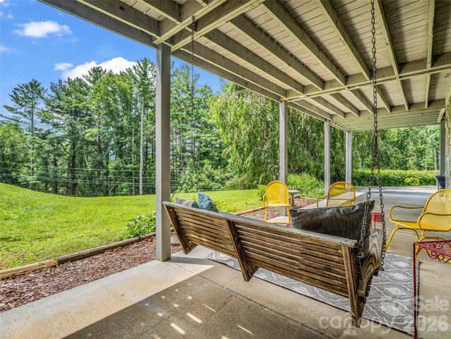 450 Windom Cove, Burnsville, NC 28714
