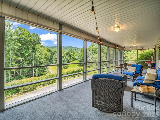 450 Windom Cove, Burnsville, NC 28714