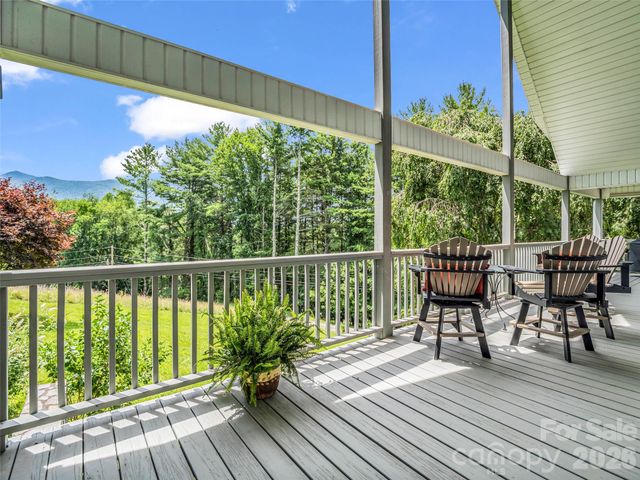 450 Windom Cove, Burnsville, NC 28714
