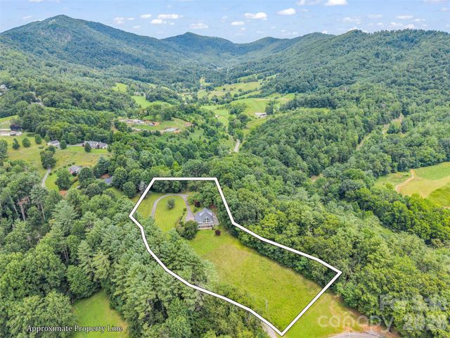 450 Windom Cove, Burnsville, NC 28714
