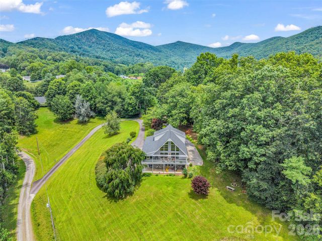 450 Windom Cove, Burnsville, NC 28714