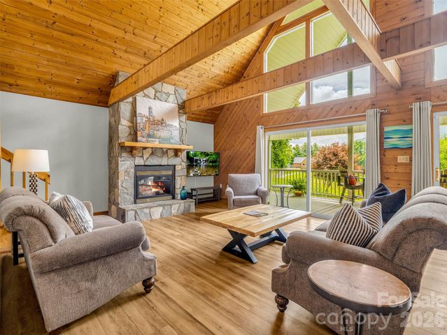 450 Windom Cove, Burnsville, NC 28714