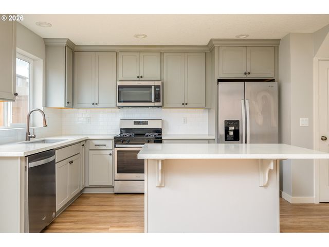 15572 BACHELOR Ave, Sandy, OR 97055