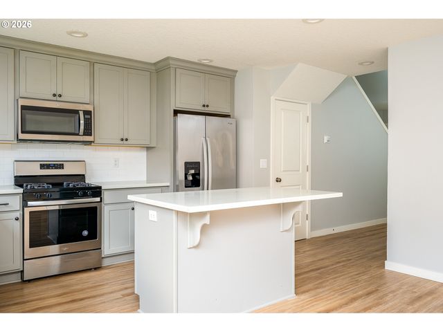 15572 BACHELOR Ave, Sandy, OR 97055