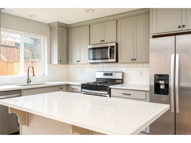 15572 BACHELOR Ave, Sandy, OR 97055