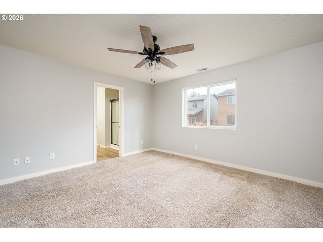 15572 BACHELOR Ave, Sandy, OR 97055