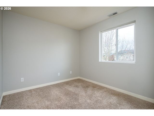 15572 BACHELOR Ave, Sandy, OR 97055