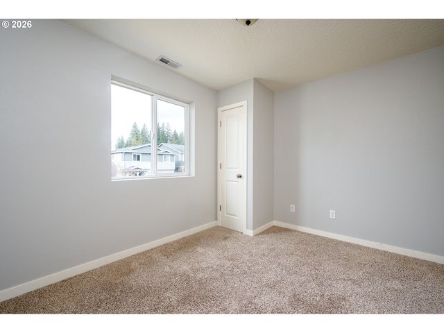 15572 BACHELOR Ave, Sandy, OR 97055