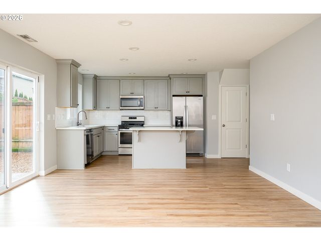 15572 BACHELOR Ave, Sandy, OR 97055