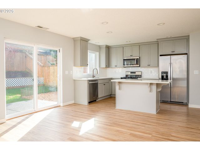 15572 BACHELOR Ave, Sandy, OR 97055