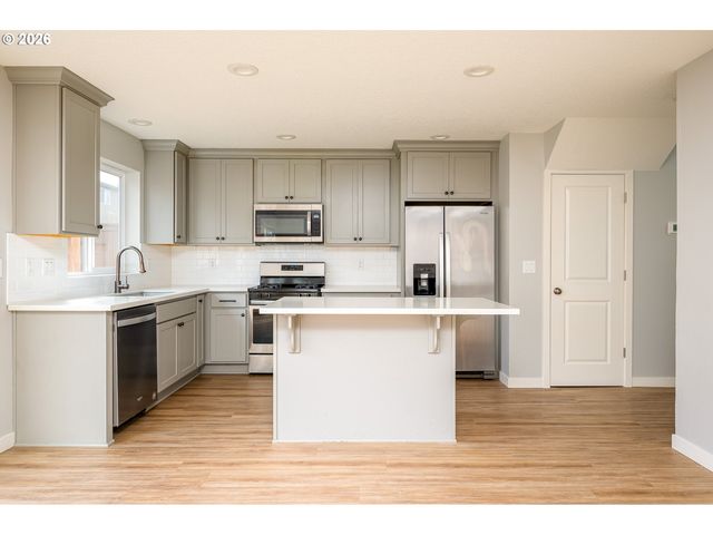 15572 BACHELOR Ave, Sandy, OR 97055