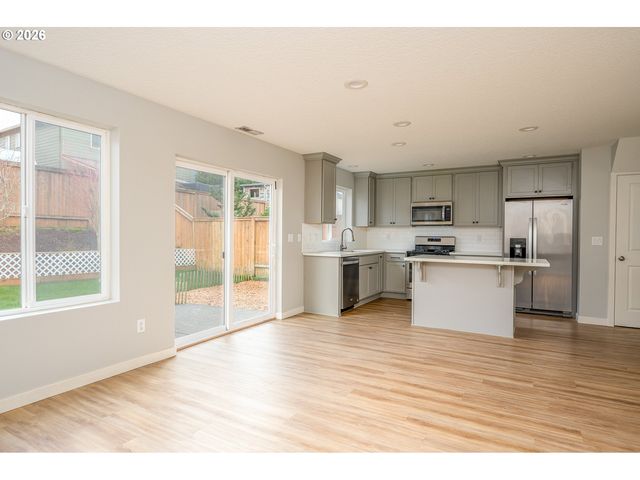 15572 BACHELOR Ave, Sandy, OR 97055