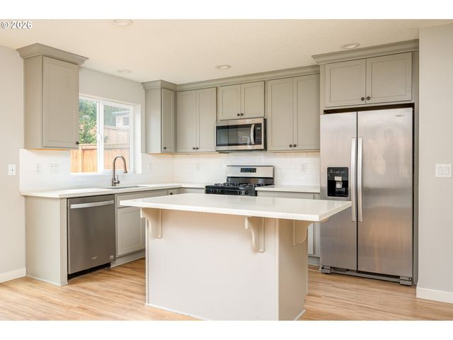 15572 BACHELOR Ave, Sandy, OR 97055