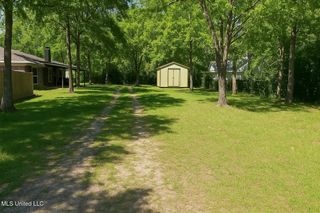 2011 W 24th Street, Pascagoula, MS 39581