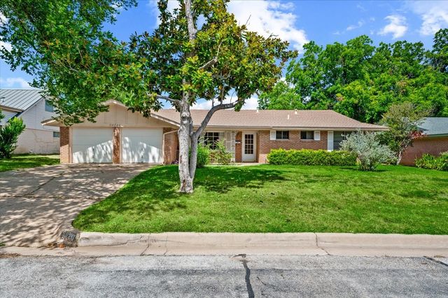6920 Valhalla Road, Fort Worth, TX 76116