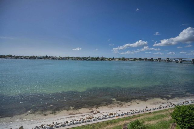 6085 BAHIA DEL MAR CIRCLE 467, St Petersburg, FL 33715